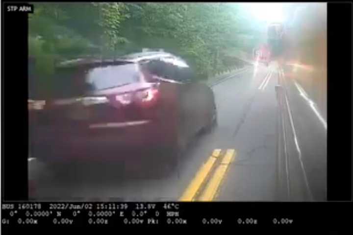 Police Search For SUV Driver Who Passed Stopped School Bus In New Fairfield