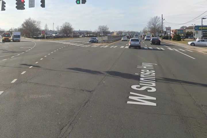 Man Struck, Killed By SUV On Lindenhurst Roadway