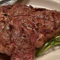 <p>Lewne&#x27;s Steakhouse</p>