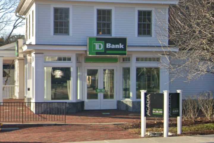 Man Nabbed Trying to Fraudulently Obtain Debit Card At CT Bank