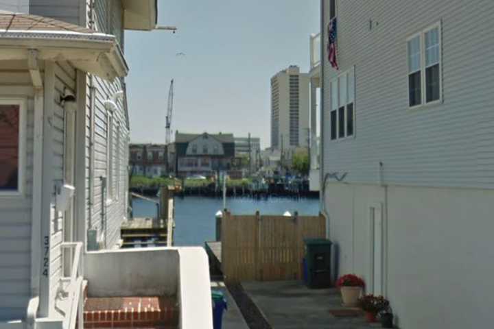 HERO: Atlantic City Officer Rescues Man Drowning In Bay