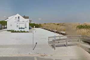 Car Crashes At South Jersey Beach, 2 Hurt (DEVELOPING)