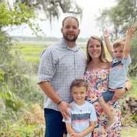 <p>Jason and Kellie Adams with their two boys,  Mason Daniel Adams (5) and Jaxson Richard Adams (2).</p>