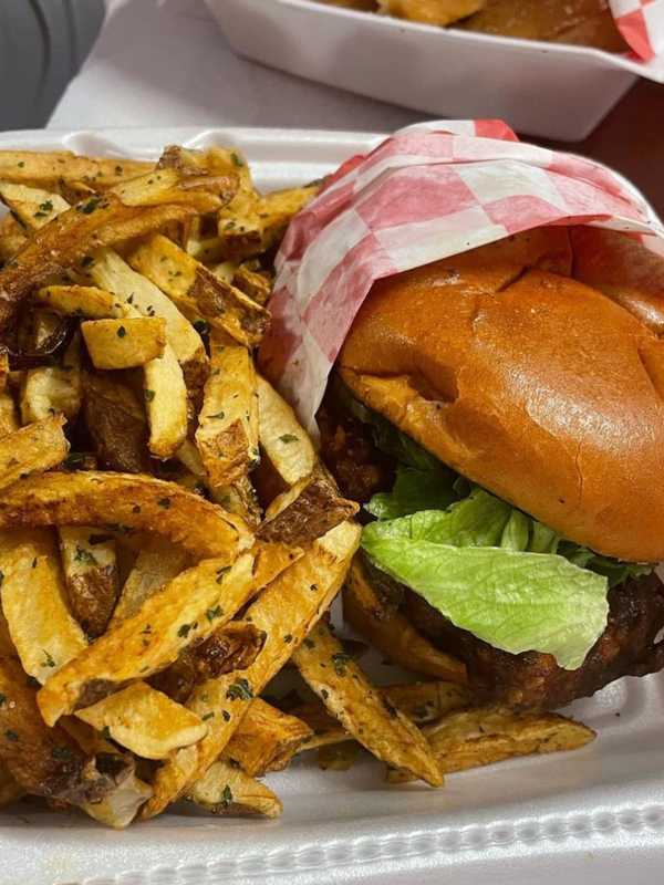 Popular Chicken Sandwich Joint From PA Announces Plans For New Ewing Location