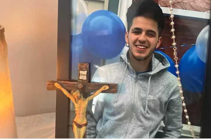 Family Of 22-Year-Old Everett Man Who Died In Car Crash Want To Give Him 'Funeral He Deserves'