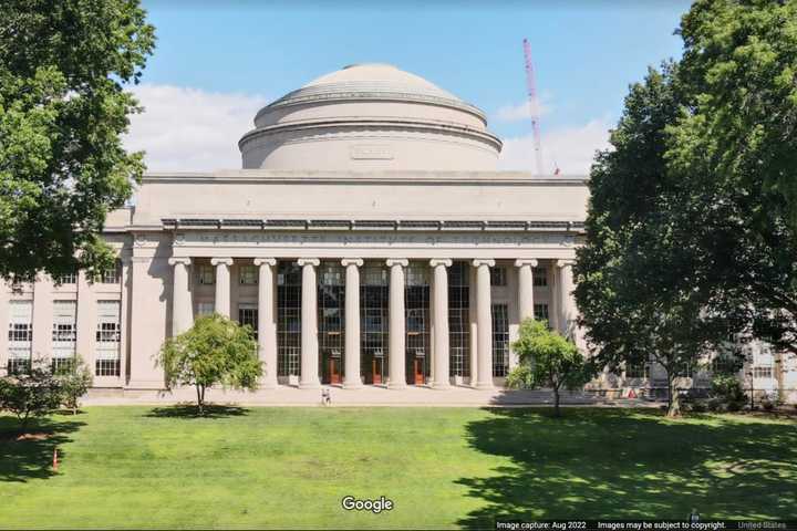 Survey: MIT Takes First Place In 2023 Nationwide Rankings