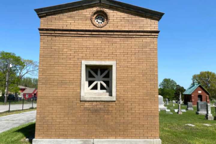 Manassas Mausoleum Damaged By Vandals: Police