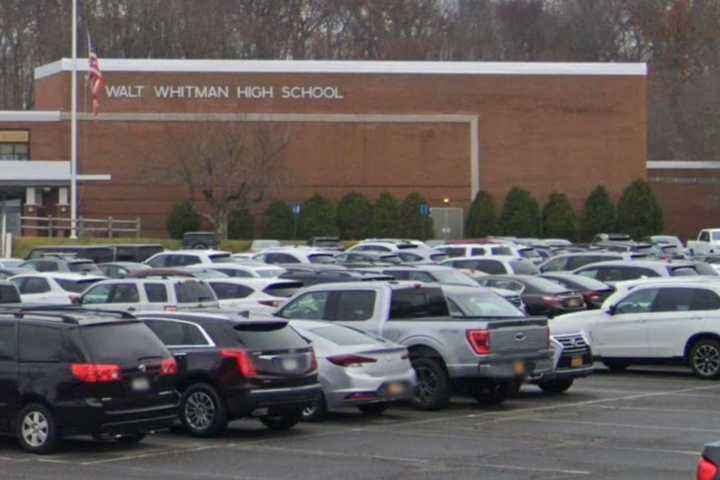 Snapchat Threat Leads To Extra Police At Long Island High School