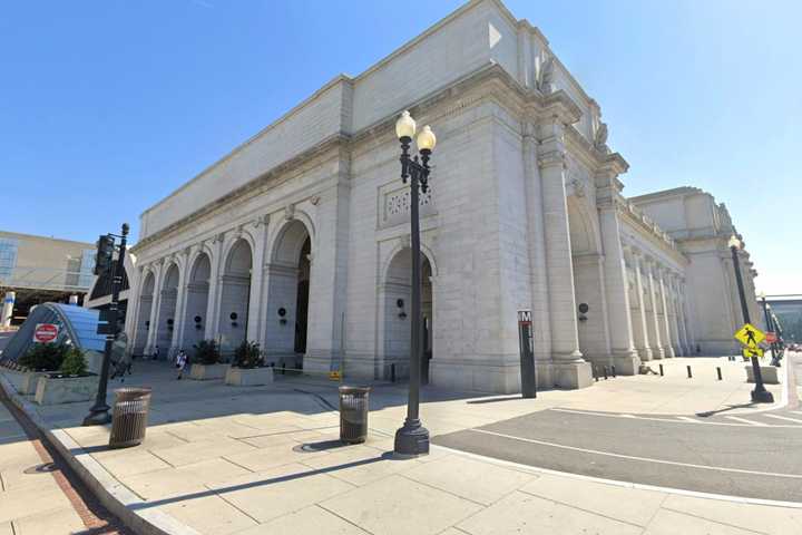 One Injured, Two Apprehended After Shooting At Union Station, Capitol Police Say