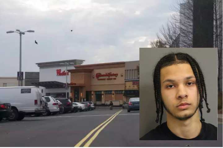 Teen Stabbed At Trumbull Mall During Fight With Brother, Police Say