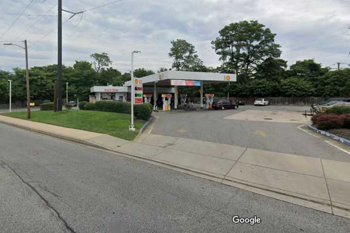 Creepy Teens Surround Woman At Annapolis Gas Station Before Shooting At Passenger