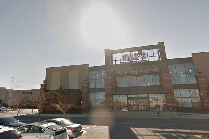 One Injured In Shooting At Dulles Town Center; Suspect In Custody: Police (DEVELOPING)