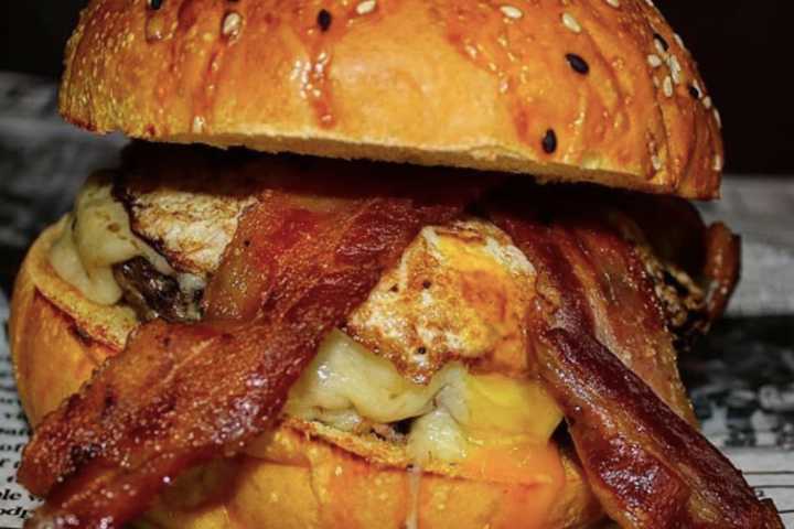 Popular Burger, Pizza Restaurant Sets Hackensack Opening Date
