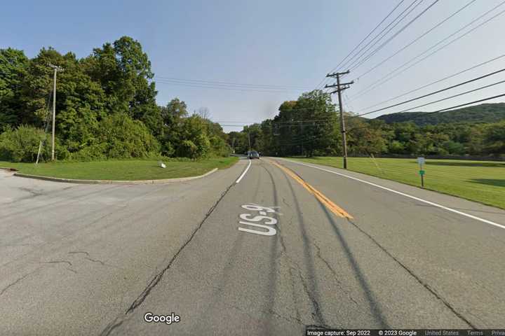 Crash Blocks Lane On Route 9 In Philipstown: Developing