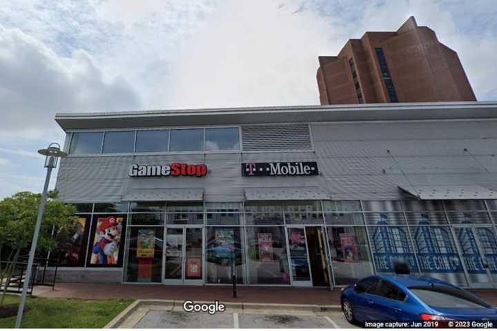 T-Mobile Store Worker Shot During Robbery In Baltimore