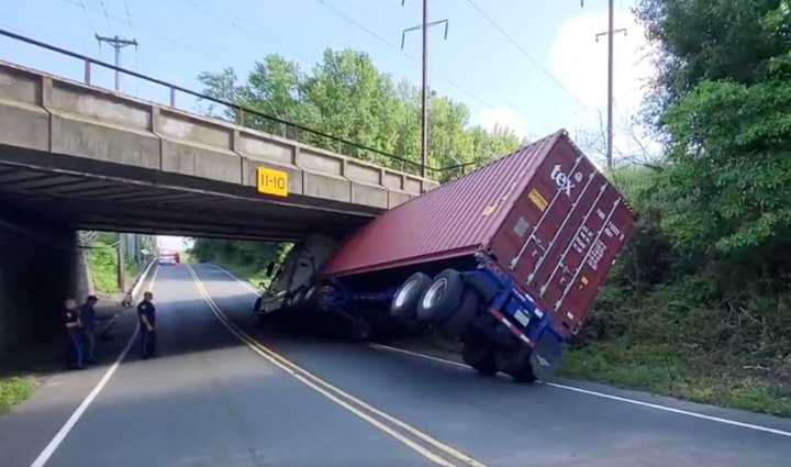 A tractor-trailer got stuck under the Dean&#x27;s Lane Bridge.