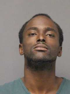 Man Wields Metal Pipe At 7-Eleven Clerk For Cigarettes In Lakewood: Police