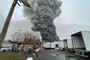 Firefighters Battle 6-Alarm Mattress Warehouse Blaze In Central Jersey