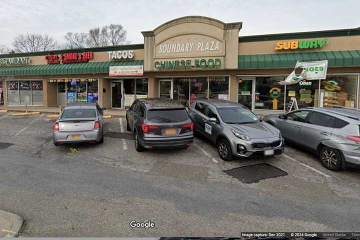 Massapequa Woman Driving Drunk Causes Chain-Reaction Crash Into Farmingdale Restaurant: Police