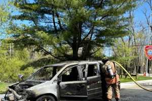 Vehicle Goes Up In Flames After Driver Notices Smoke On I-95 In Westchester