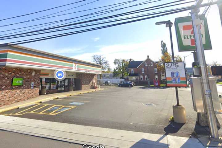 Suspects On Loose After Labor Day Weekend Robbery In Lansdale, Police Say