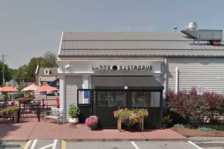COVID-19: Glastonbury Bin228 Closes Temporarily After Employee Tests Positive