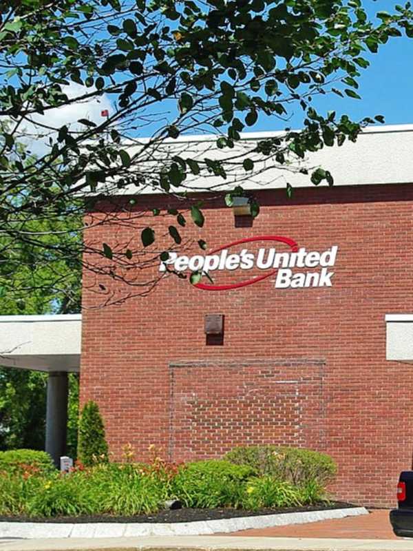 Ex-Employees Accuse People's United Bank Of Discrimination