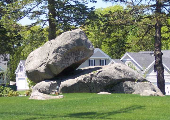 Holliston&#x27;s Balancing Rock as it was.