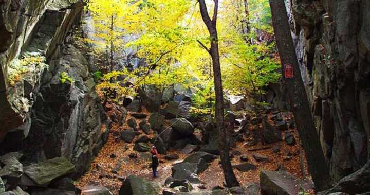 Purgatory Chasm State Park, Massachusetts