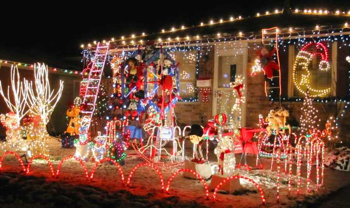 Christmas light display