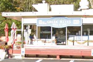 Popular Roadside Long Island Restaurant Stands Out For Takeout