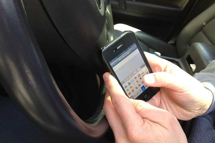 Mass. Bans Texting While Stopped At Red Light - 5 Things To Know About New Hands-Free Law