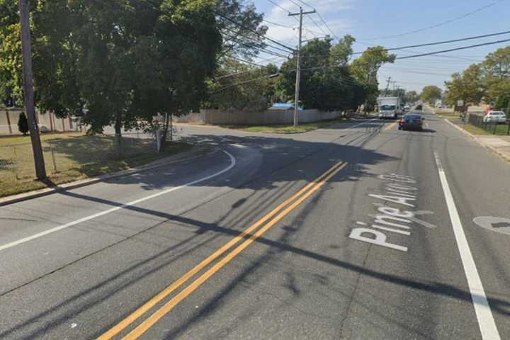 Man Seriously Injured In Crash At North Bay Shore Intersection