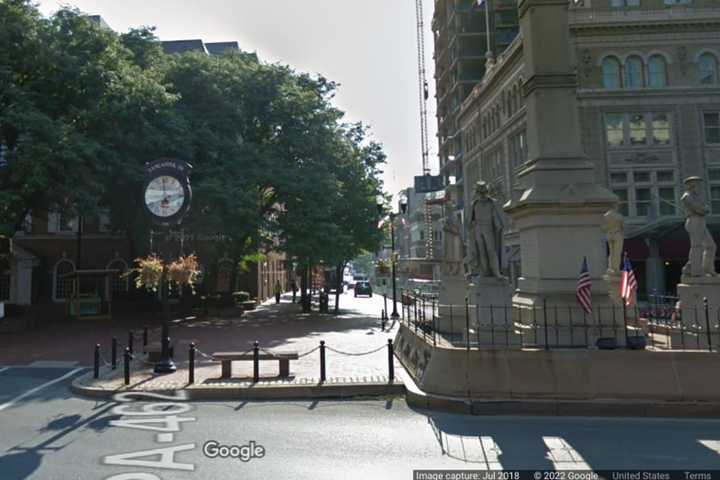 Gas Leak Shutters Penn Square In Lancaster: Police (UPDATE)