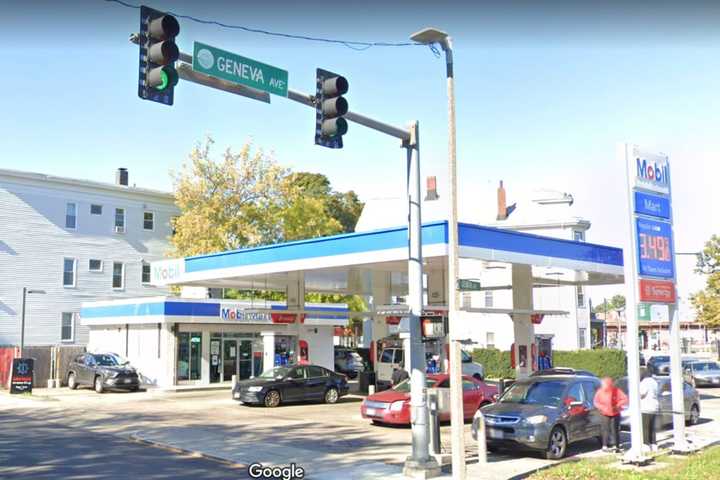 Pregnant Woman Stabbed In Stomach During Boston Gas Station Brawl: DA