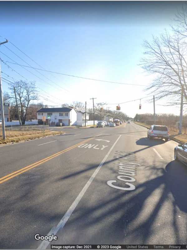 1 Killed In Crash At West Babylon Intersection