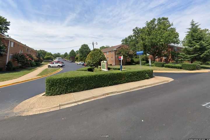 Shooting Near Fairfax County Apartments Leaves Victim Seriously Injured (DEVELOPING)