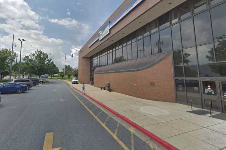 Woman Injured In Shooting Outside DC Postal Service Facility; Employee In Custody