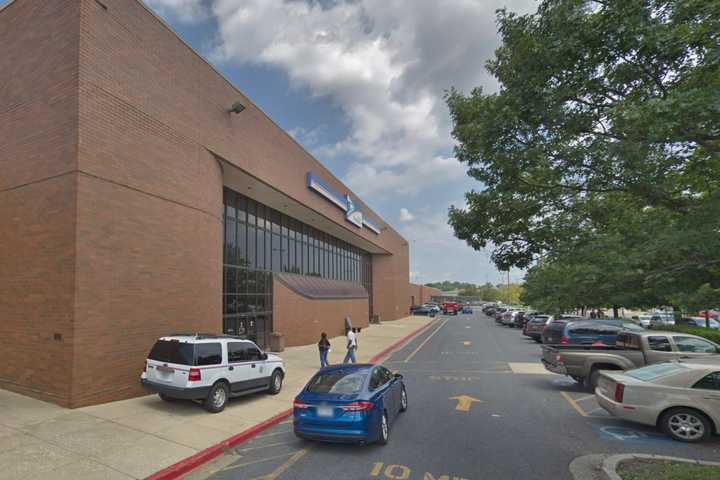 Police ID Postal Worker Involved In Shooting Outside DC Service Facility