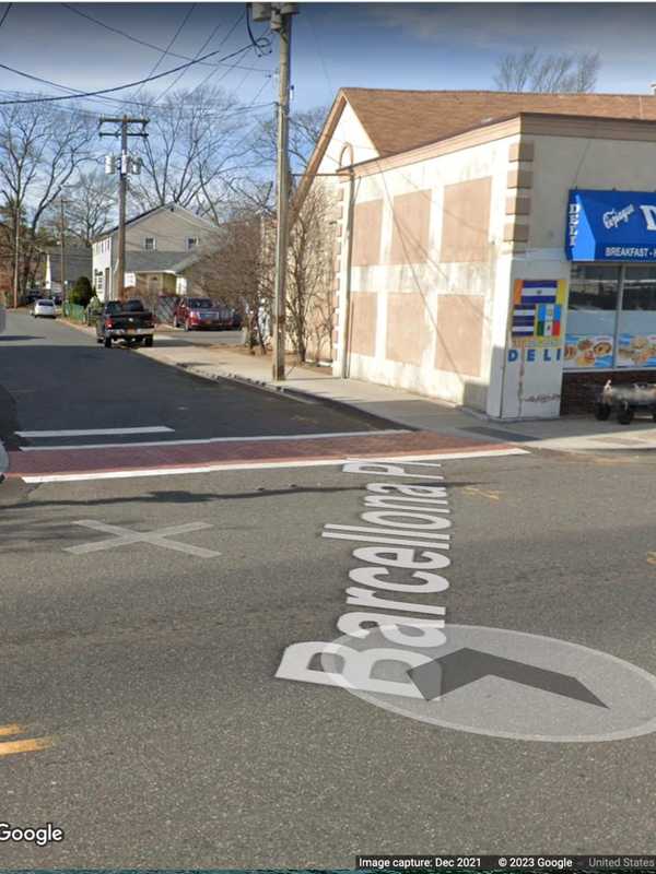 Fatal Stabbing: 30-Year-Old Victim Found Near Copiague Deli