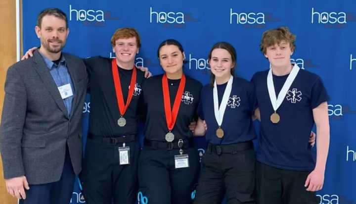 Two Sussex County juniors and dedicated emergency squad volunteers are hoping to represent New Jersey during a national leadership conference in Dallas — and they’re more than halfway there with the help of community backing.