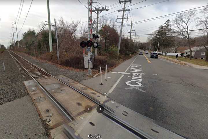 Person Struck, Killed By LIRR Train Near In Greenlawn