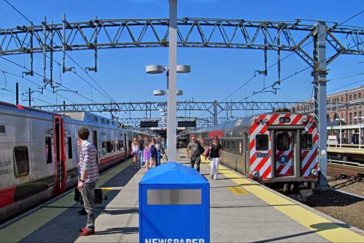 Stabbing At CT Train Station Injures 1, Suspect Gets Away