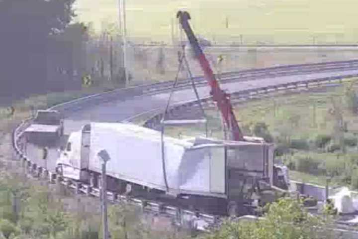 Tractor-Trailer Splits, Closing Route 78 In Somerset County (DEVELOPING)