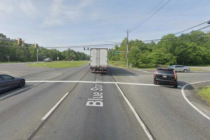 One Killed, One Injured When Jeep Crashes Into Car Stopped At MD Traffic Light: State Police