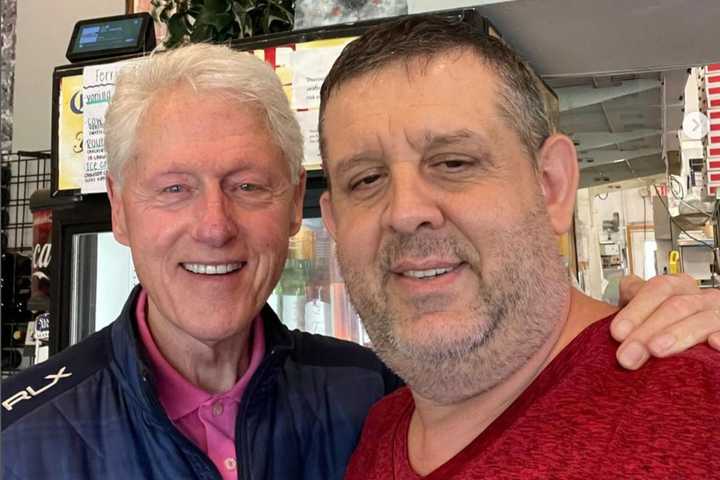 Hudson Valley Resident Bill Clinton Stops By Popular Pizzeria