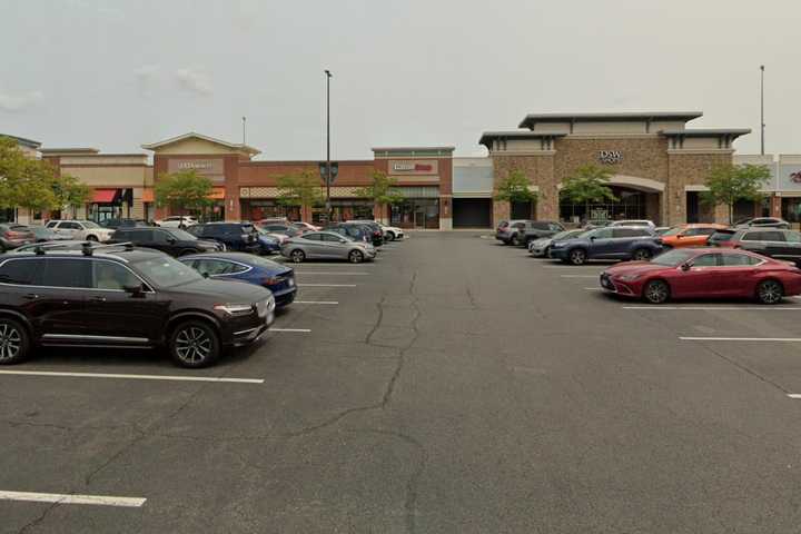 Police Probing Shooting At Busy Loudoun County Shopping Plaza (DEVELOPING)