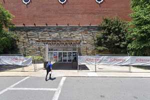 Hours-long Standoff At Maryland Mall Ends With Suspect In Custody; Store To Stay Closed