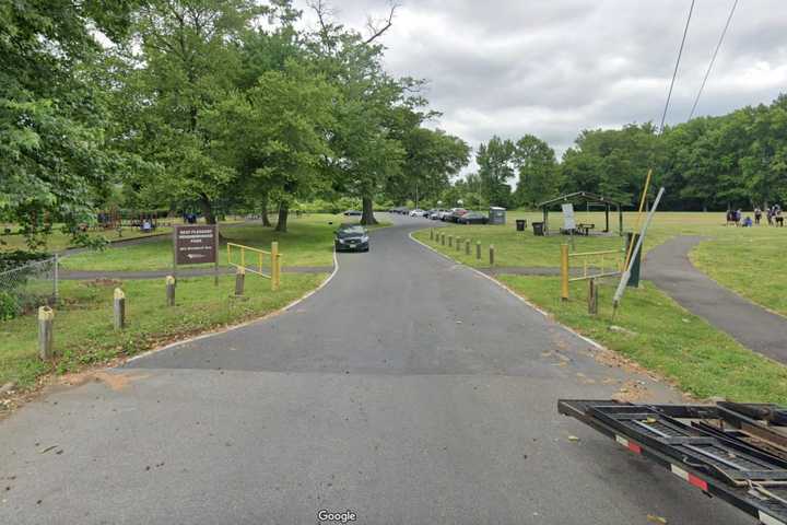 DC Teen Dies After Being Found With Gunshot Wounds In Maryland Park, Police Say