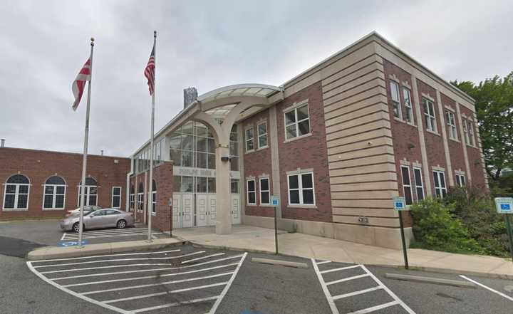 Phelps High School on 26th Street NE